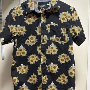Black Skull & Sunflower Print Button-Up Short Sleeve Shirt